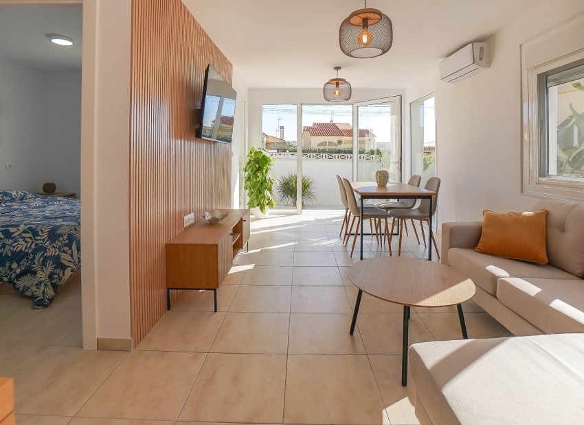 Wiederverkauf - Freistehende Villa - La Marina - Urb. La Marina