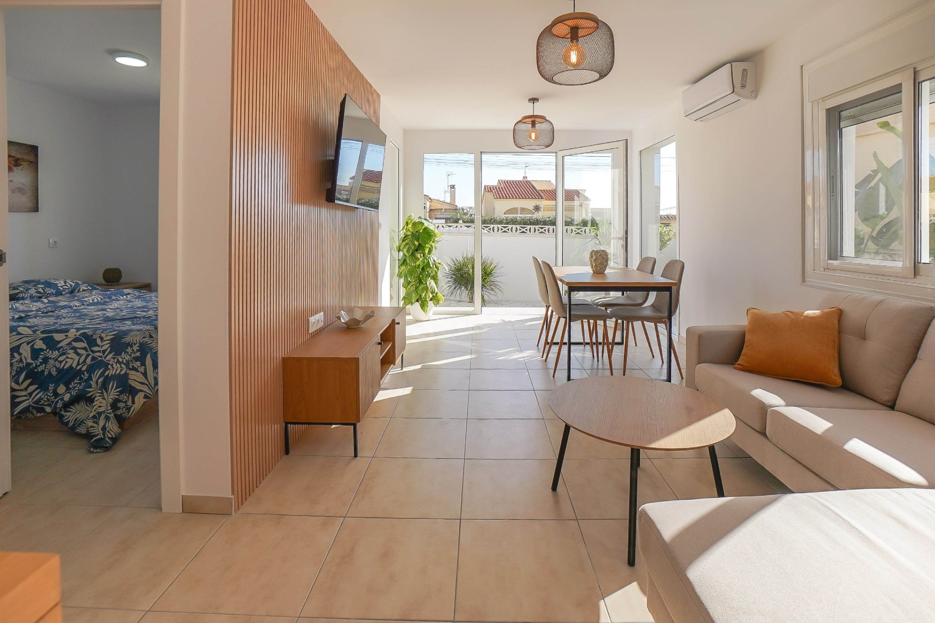Wiederverkauf - Freistehende Villa - La Marina - Urb. La Marina