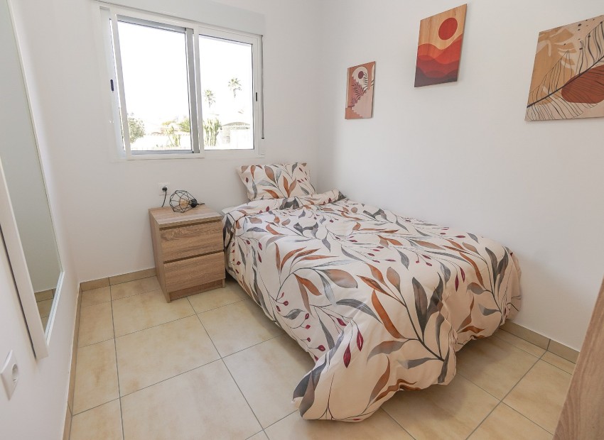 Wiederverkauf - Freistehende Villa - La Marina - Urb. La Marina