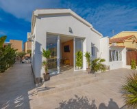 Wiederverkauf - Freistehende Villa - La Marina - Urb. La Marina