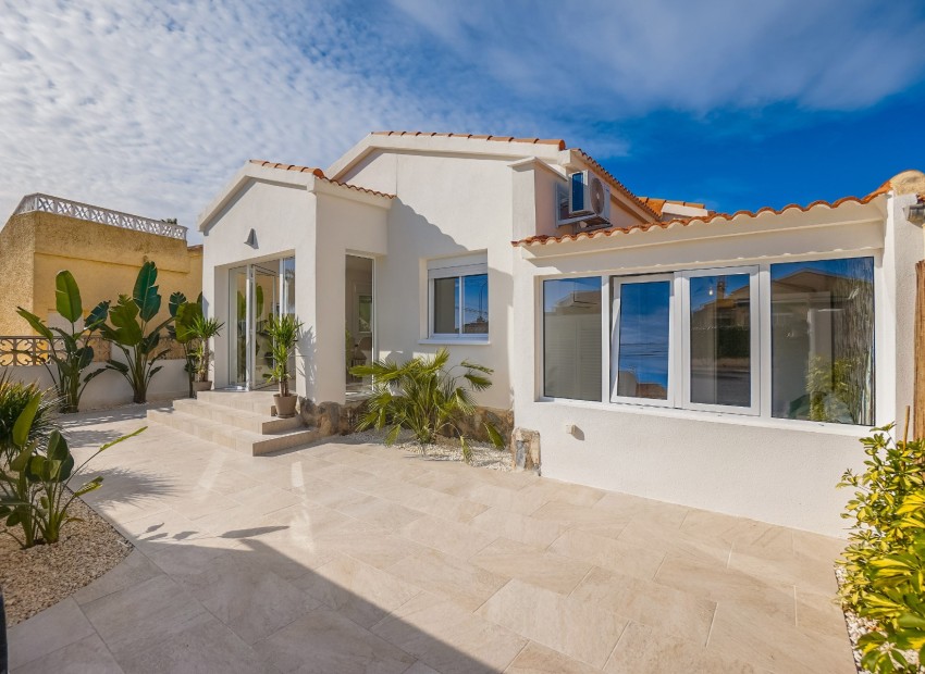 Wiederverkauf - Freistehende Villa - La Marina - Urb. La Marina