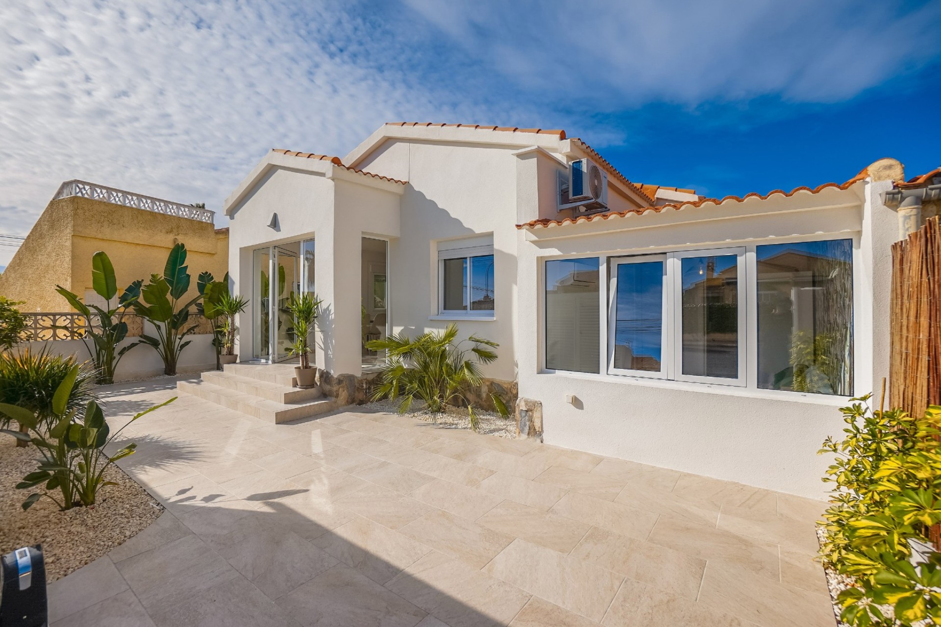 Wiederverkauf - Freistehende Villa - La Marina - Urb. La Marina