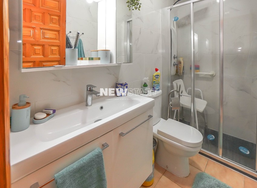 Wiederverkauf - Reihenhaus - La Marina - Urb. La Marina