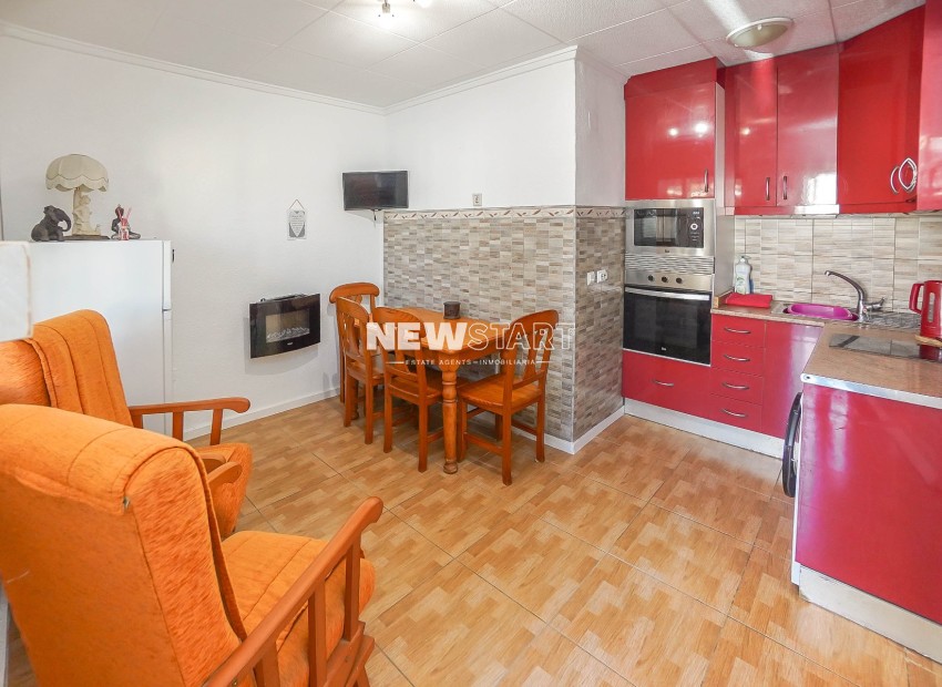 Wiederverkauf - Reihenhaus - La Marina - Urb. La Marina