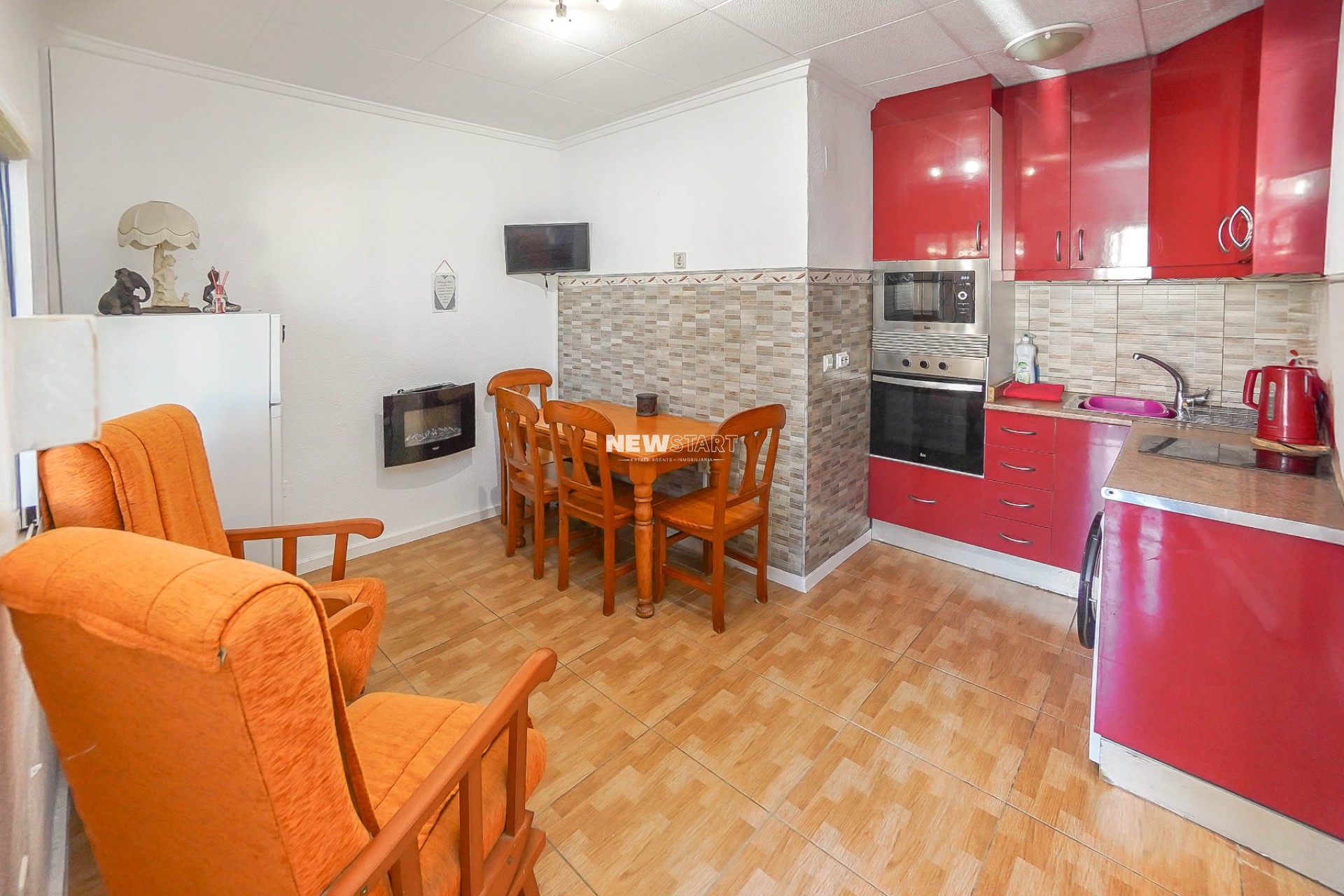 Wiederverkauf - Reihenhaus - La Marina - Urb. La Marina