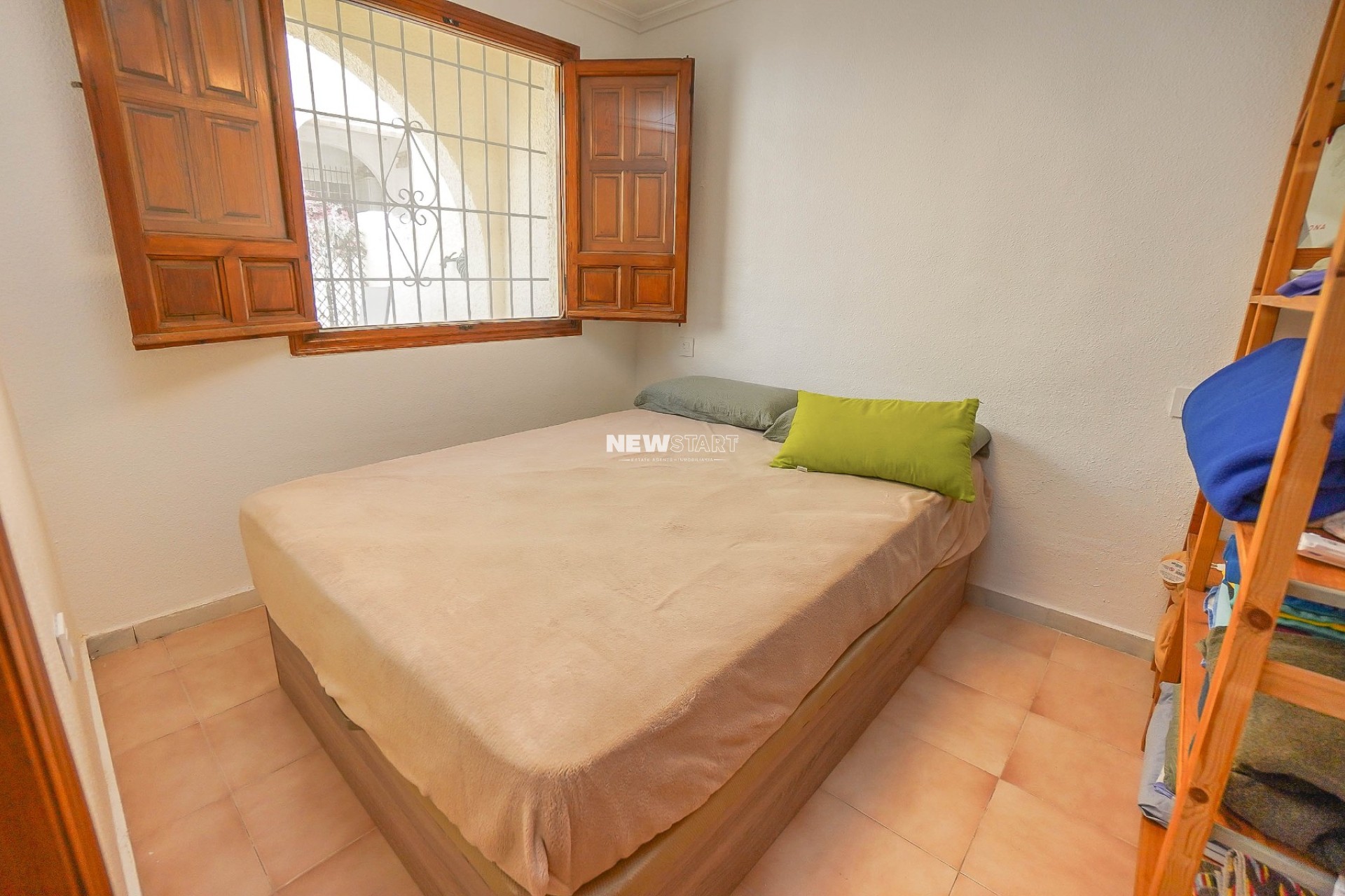 Wiederverkauf - Reihenhaus - La Marina - Urb. La Marina