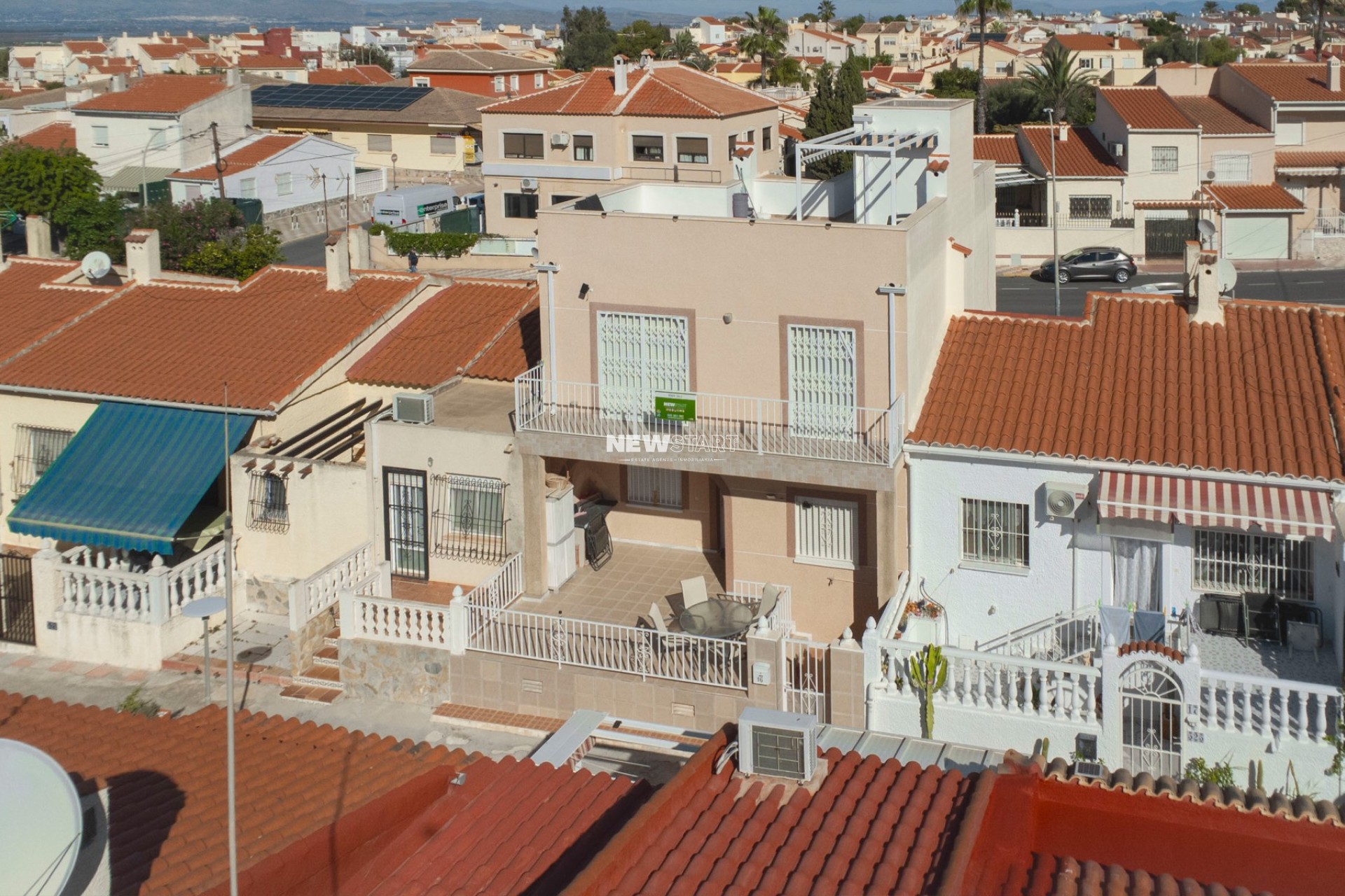 Wiederverkauf - Stadthaus - La Marina - Urb. La Marina