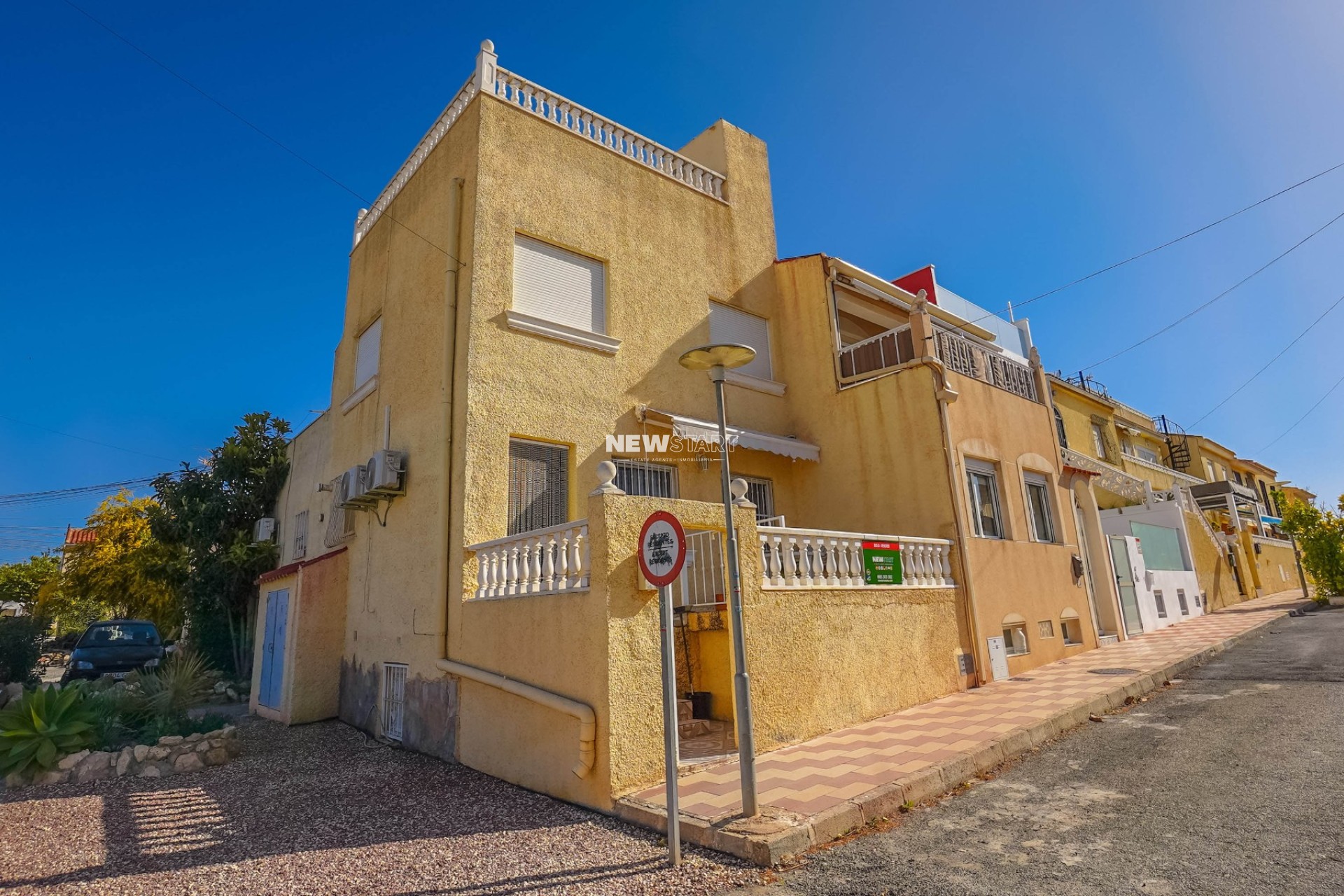 Wiederverkauf - Stadthaus - La Marina - Urb. La Marina