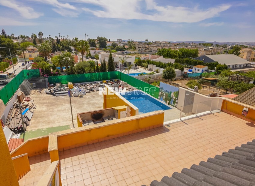 Wiederverkauf - Villa - La Marina - Urb. El Oasis