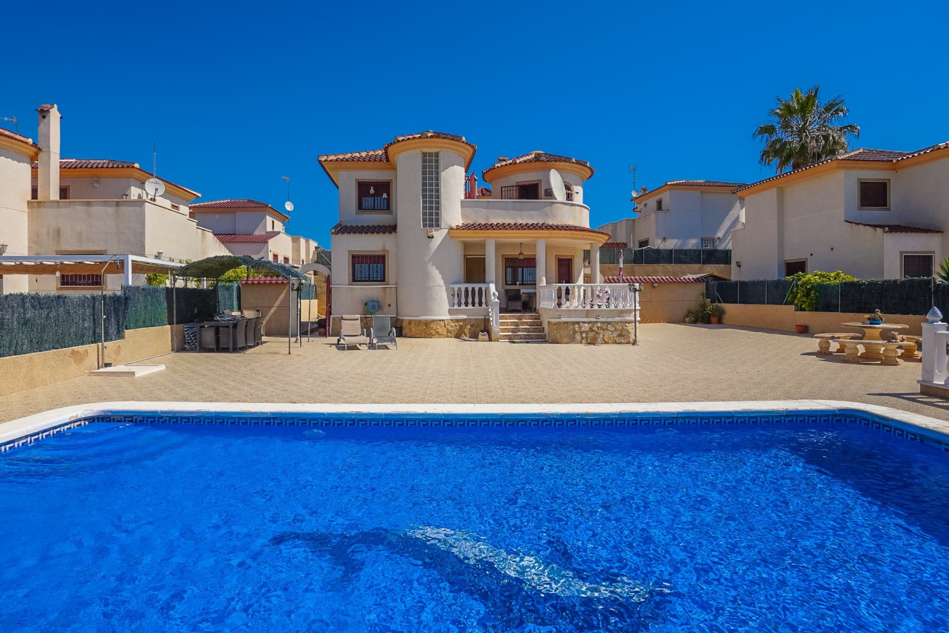 Wiederverkauf - Villa - La Marina - Urb. La Marina