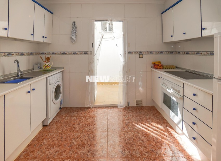 Wiederverkauf - Wohnung - La Marina - Urb. La Marina