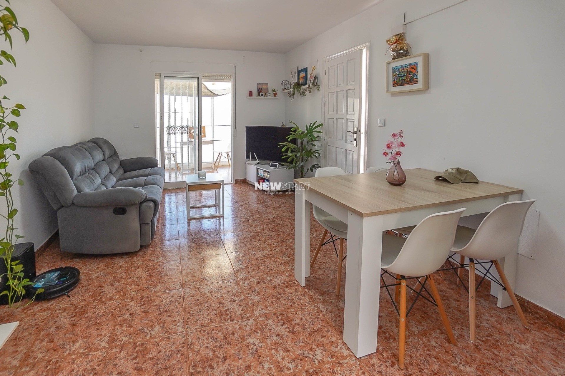 Wiederverkauf - Wohnung - La Marina - Urb. La Marina