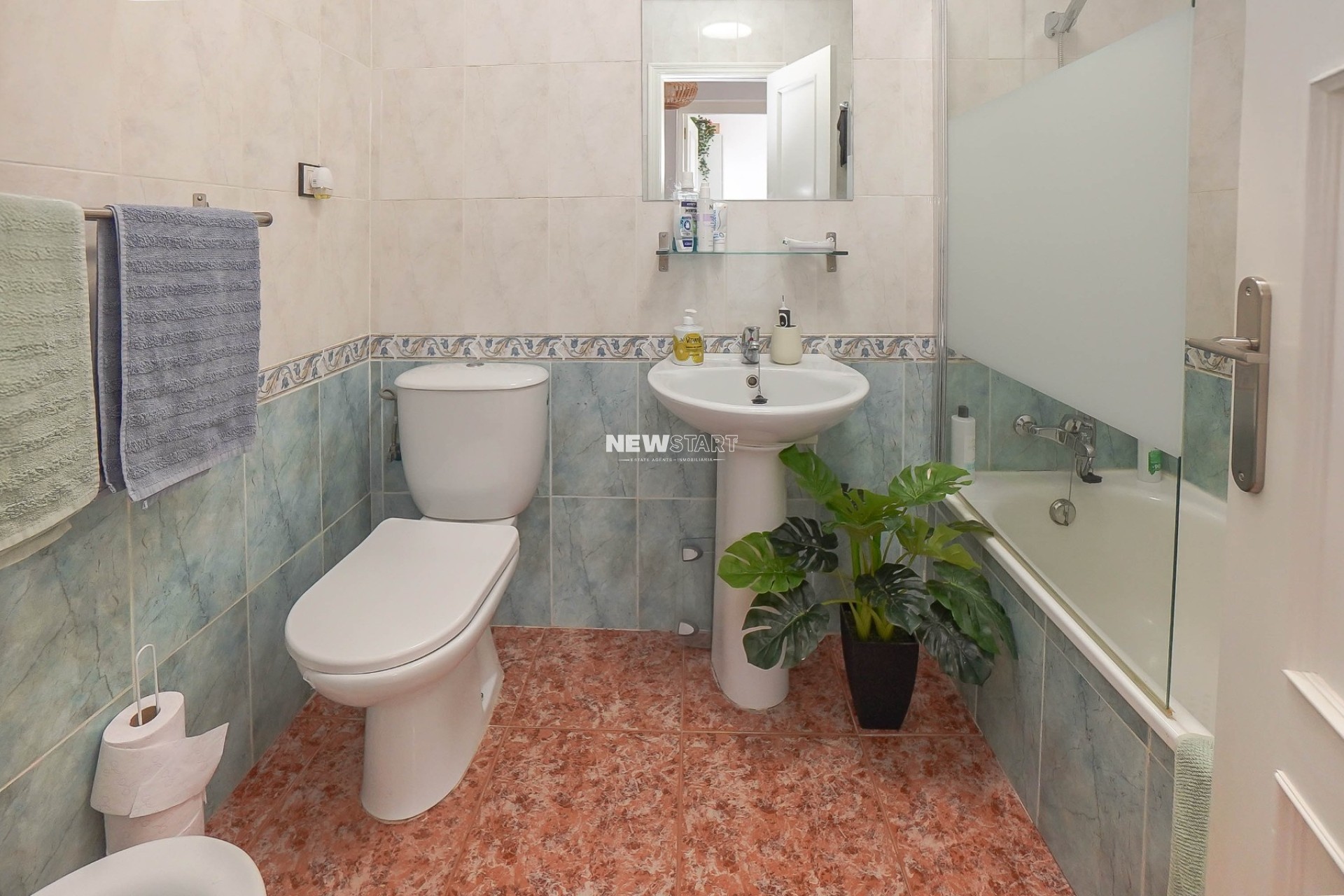 Wiederverkauf - Wohnung - La Marina - Urb. La Marina