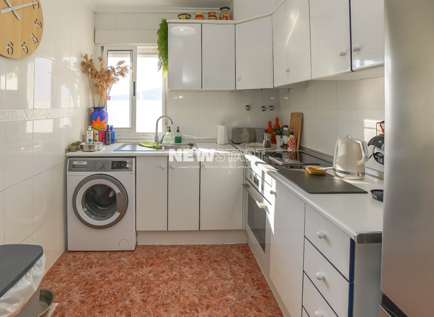 Wiederverkauf - Wohnung - La Marina - Urb. La Marina