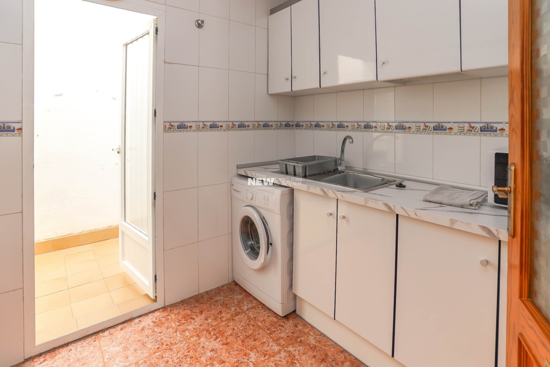 Wiederverkauf - Wohnung - La Marina - Urb. La Marina
