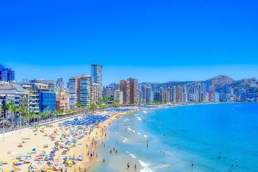 Benidorm når himlen och får grönt ljus för en stor utveckling.