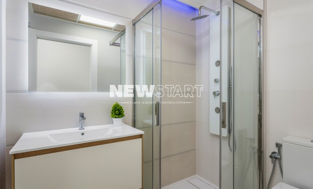 Obra nueva - Bungalow alto - Torrevieja