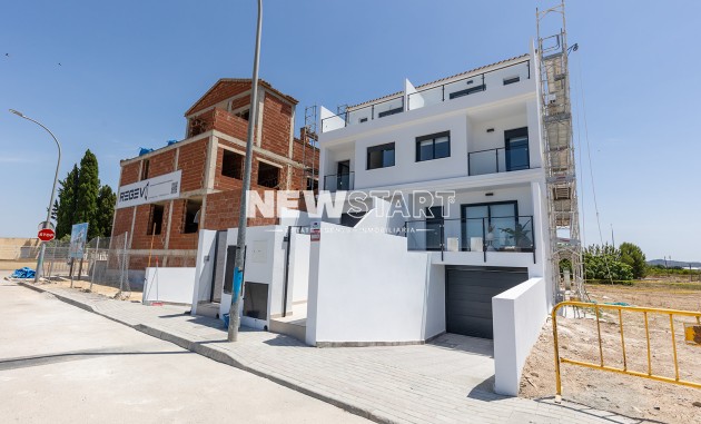Nieuwbouw Woningen - Twee-onder-een-kapwoning - Rafal