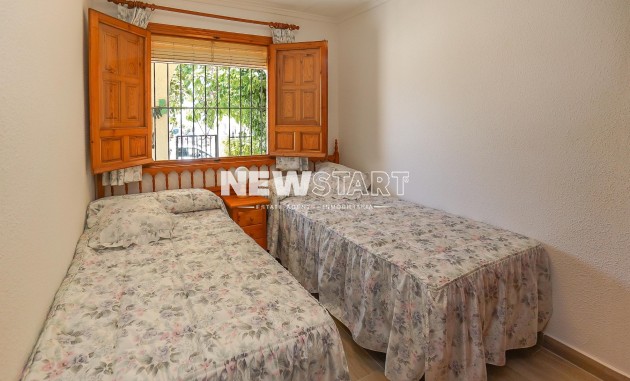Resale - End Terraced - La Marina - Urb. La Marina