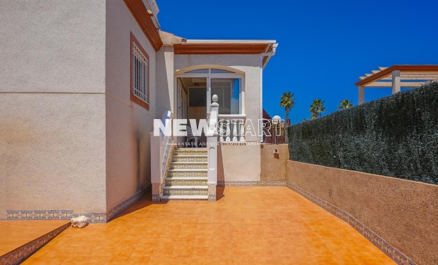 Resale - Quad - La Marina - Urb. La Escuera