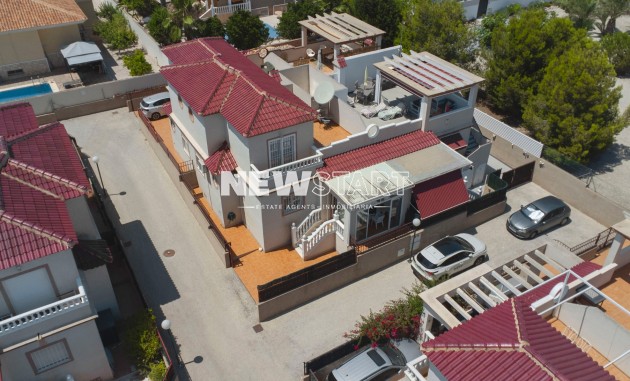 Resale - Quad - La Marina - Urb. La Escuera
