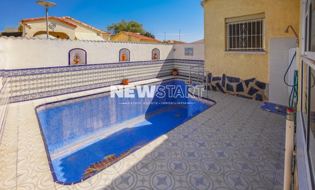 Resale - Detached - La Marina - Urb. La Marina