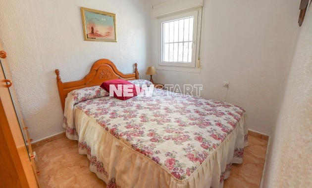 Resale - End Terrace - La Marina - Urb. La Marina