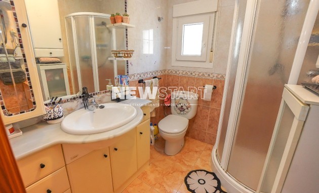 Resale - End Terrace - La Marina - Urb. La Marina
