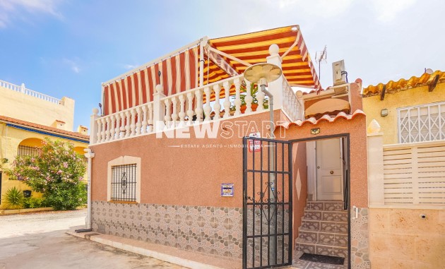 Resale - End Terrace - La Marina - Urb. La Marina