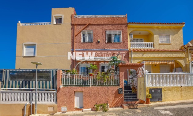 Resale - Townhouse - La Marina - Urb. La Marina
