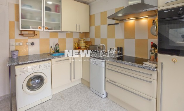 Resale - Townhouse - La Marina - Urb. La Marina