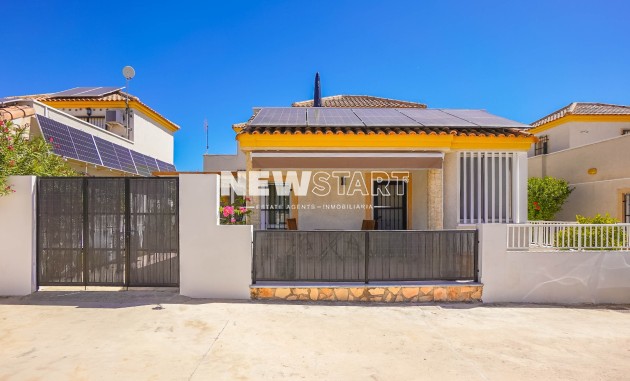 Wiederverkauf - Freistehend - La Marina - Urb. La Marina