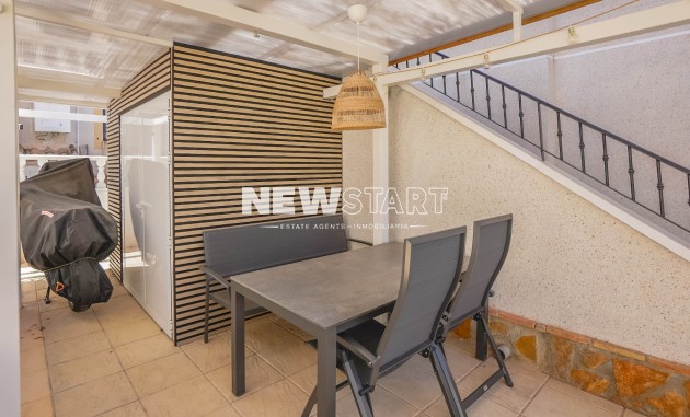 Wiederverkauf - Freistehend - La Marina - Urb. La Marina