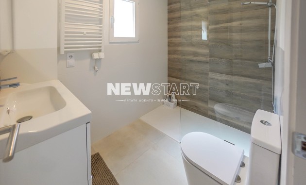 Wiederverkauf - Freistehend - La Marina - Urb. La Marina