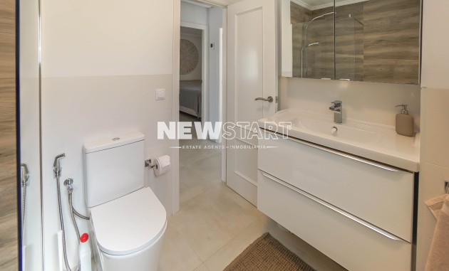 Wiederverkauf - Freistehend - La Marina - Urb. La Marina