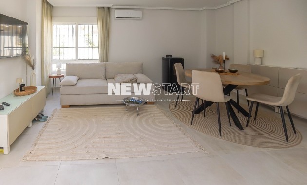 Wiederverkauf - Freistehend - La Marina - Urb. La Marina