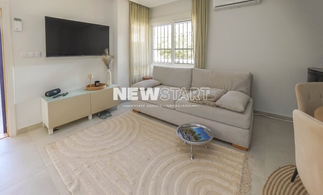 Wiederverkauf - Freistehend - La Marina - Urb. La Marina