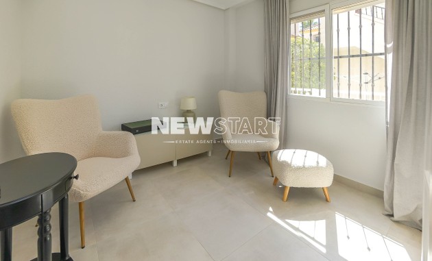 Wiederverkauf - Freistehend - La Marina - Urb. La Marina