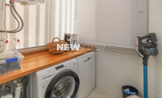 Wiederverkauf - Freistehend - La Marina - Urb. La Marina