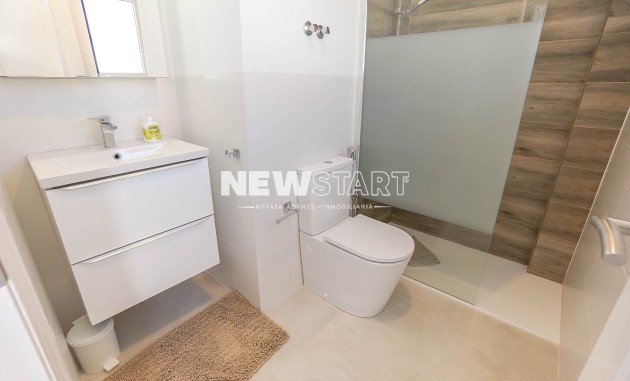 Wiederverkauf - Freistehend - La Marina - Urb. La Marina