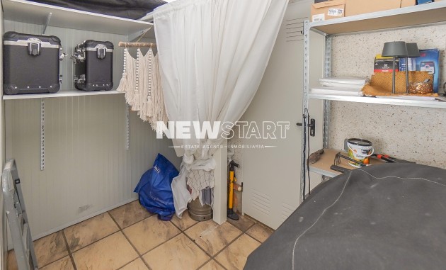 Wiederverkauf - Freistehend - La Marina - Urb. La Marina