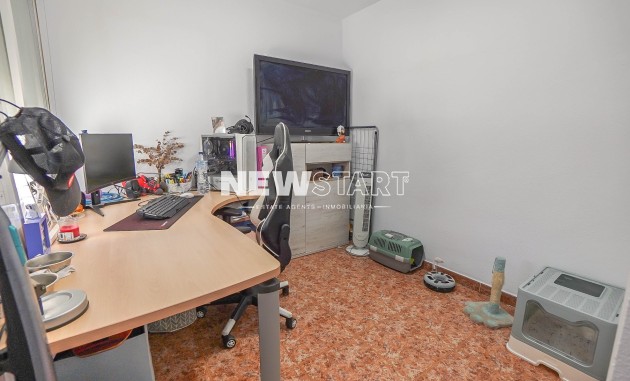 Resale - Apartment - La Marina - Urb. La Marina