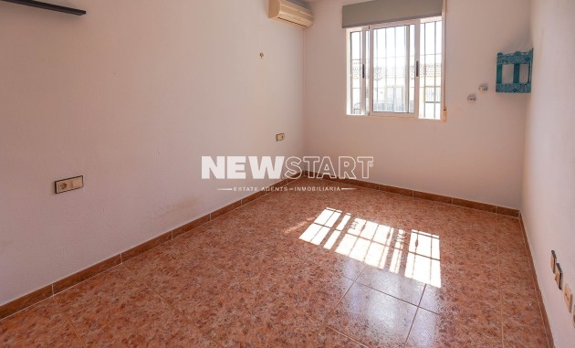 Resale - Apartment - La Marina - Urb. La Marina