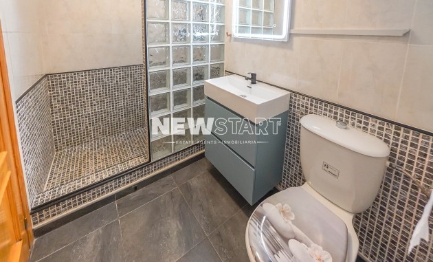 Resale - Apartment - La Marina - Urb. La Marina