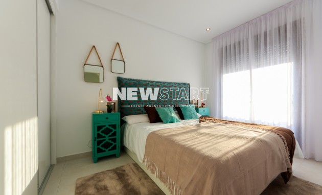 Obra nueva - Adosado - Pilar de la Horadada