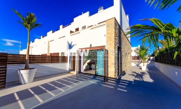 Obra nueva - Adosado - Pilar de la Horadada