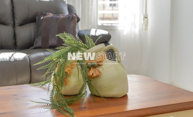 Återförsäljning - Fristående - La Marina - Urb. La Marina