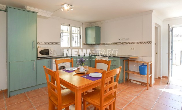 Återförsäljning - Fristående - La Marina - Urb. La Marina