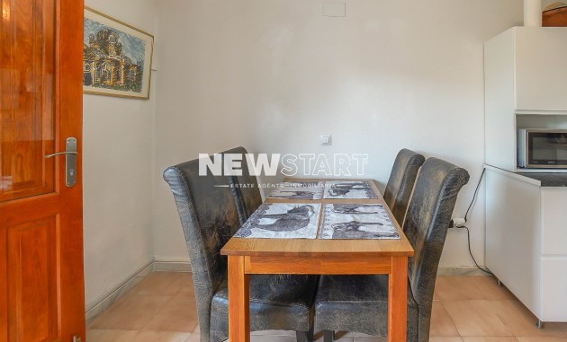 Resale - End Terrace - La Marina - Urb. La Marina