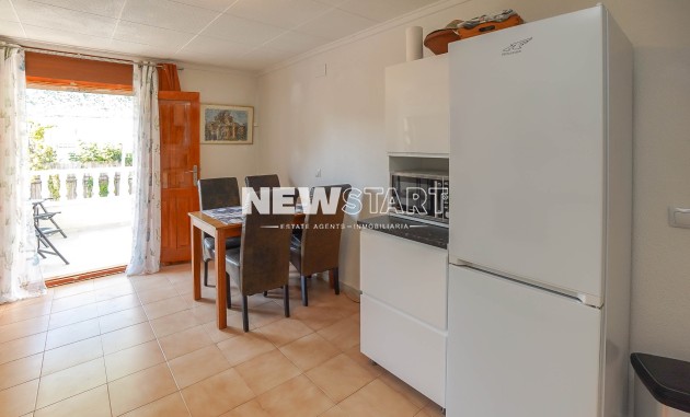 Resale - End Terrace - La Marina - Urb. La Marina